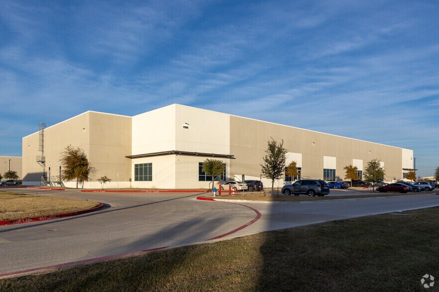 More Photos Of 1250 Wattley Way, McKinney Warehouse For Lease