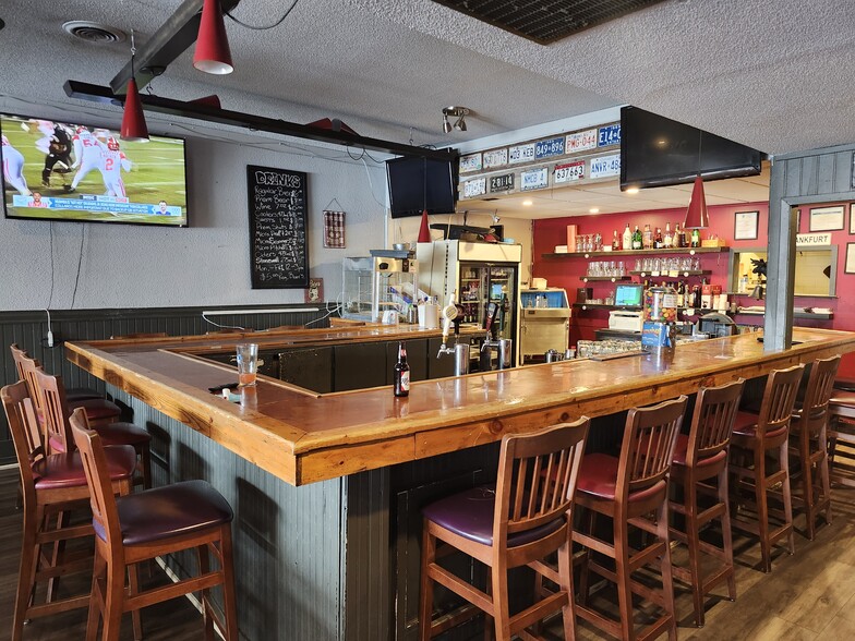 More Photos Of 49 Scott St W, St Catharines Storefront Retail Office For Sale