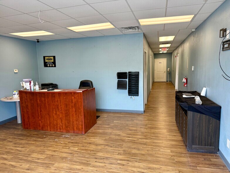 More Photos Of 5704 Kenwick St, San Antonio Service For Lease