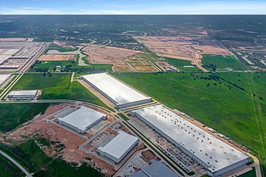 More Photos Of 2193 Discovery Hills Pky, Brookshire Distribution For Lease