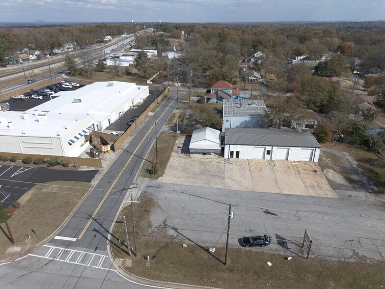 More Photos Of 6424 Church St, Douglasville Auto Repair For Lease