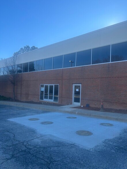 More Photos Of 3510 Mall Blvd, Duluth Freestanding For Lease