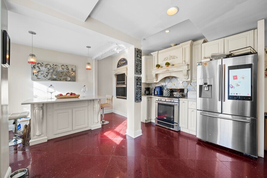 More Photos Of 70 Park Ave, Bay Shore Multifamily For Sale