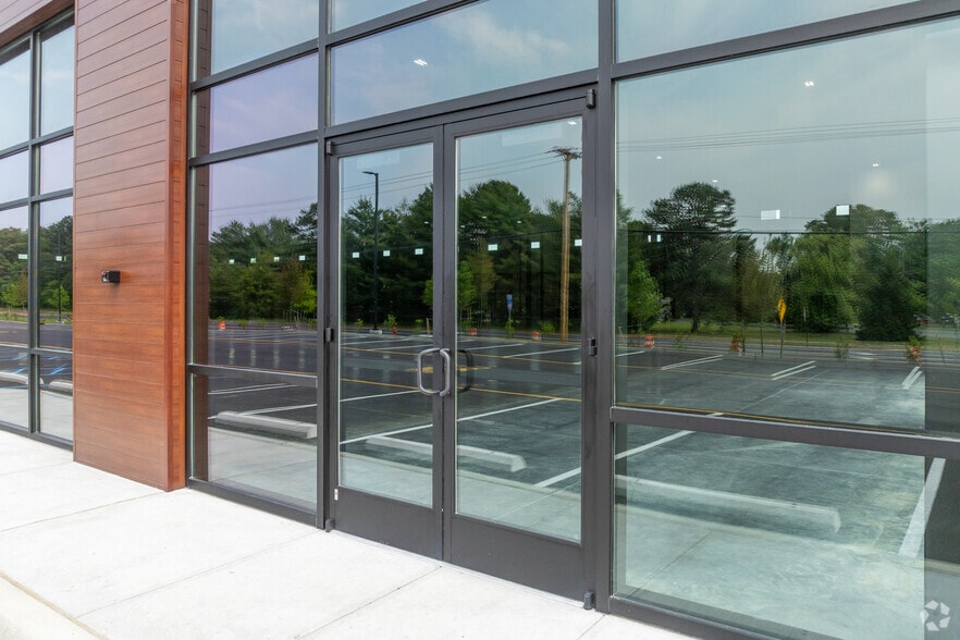 More Photos Of 620 W Commodore Boulevard, Jackson Distribution For Lease