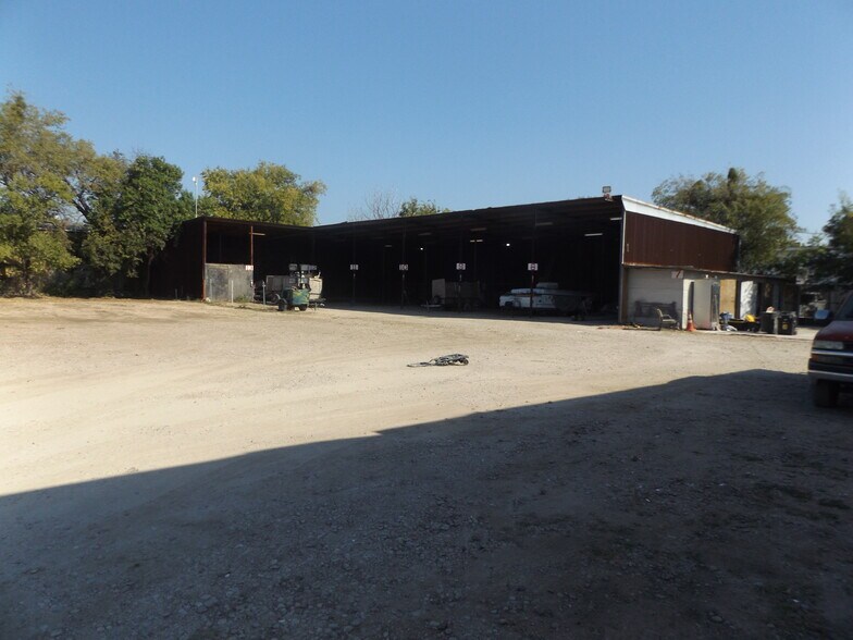 More Photos Of 11523 Jones Maltsberger Rd, San Antonio Warehouse For Lease