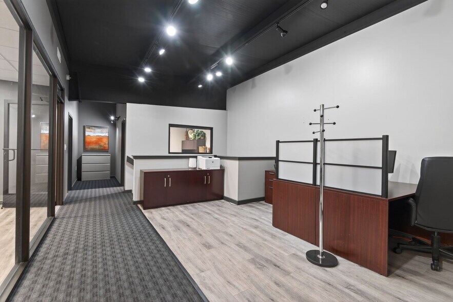 More Photos Of 2510 Solway Rd, Knoxville Flex For Lease