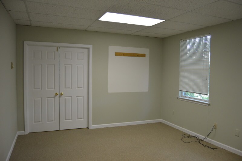 More Photos Of 1-8 Manor Dr, Hampton Medical For Sale