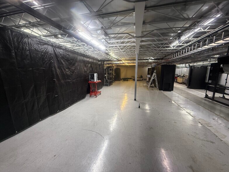 More Photos Of 911 N Frio St, San Antonio Manufacturing For Lease