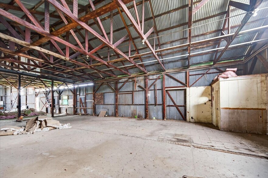 More Photos Of 749 N Plano St, Porterville Warehouse For Lease