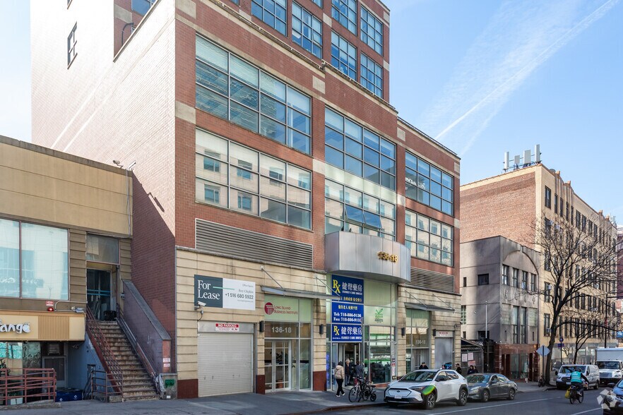 More Photos Of 136-18 39th Ave, Flushing Office For Lease