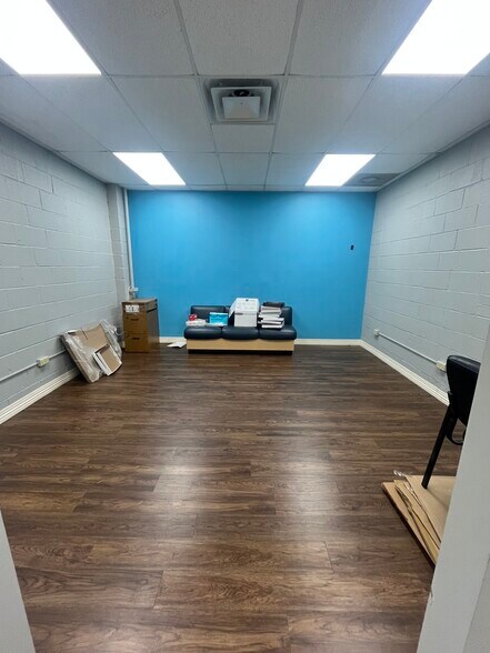 More Photos Of 7500 Appling Center Dr, Memphis Warehouse For Sale