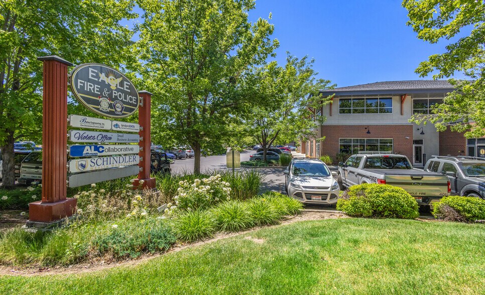 More Photos Of 1119 E State St, Eagle Office For Sale