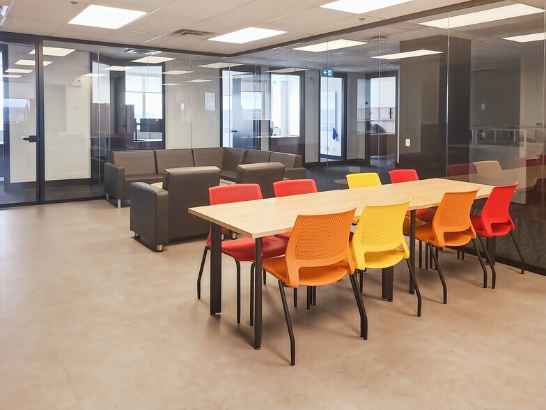 More Photos Of 774 Main St, Moncton Coworking Space