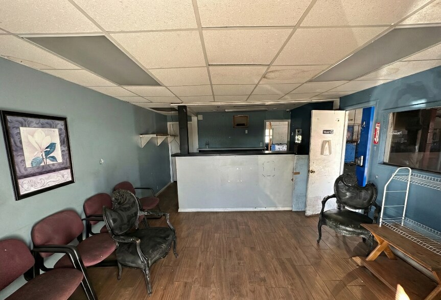 More Photos Of 13243 US Hwy 19, Hudson Auto Repair For Sale
