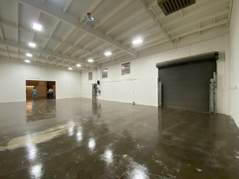 More Photos Of 3421 Hollis St, Oakland Warehouse For Sale