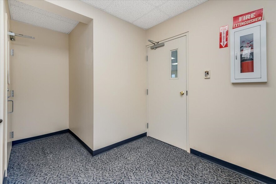More Photos Of 7 Route 101A, Amherst Medical For Sale