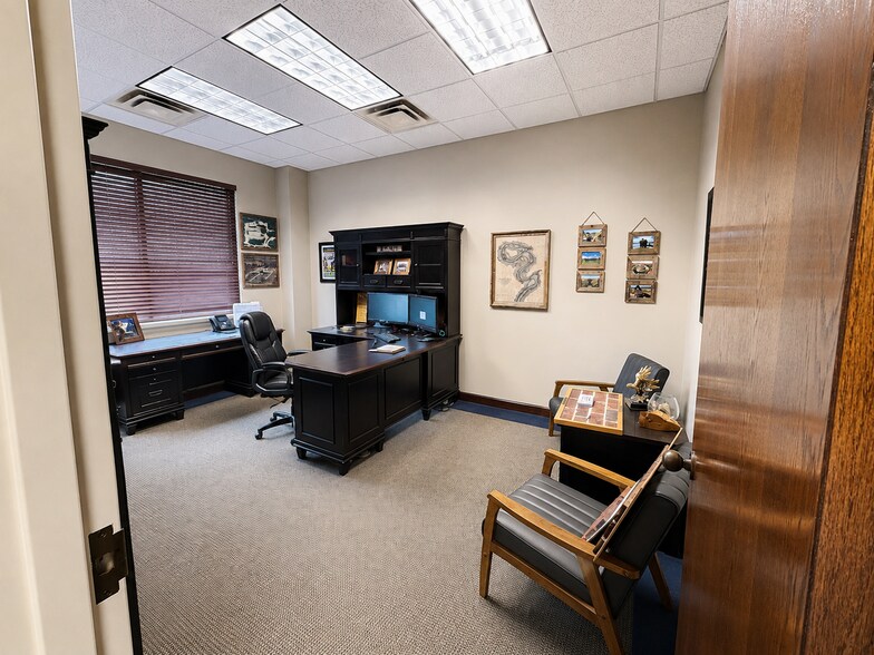 More Photos Of 100 Briarwood West Dr, Jackson Unknown For Lease