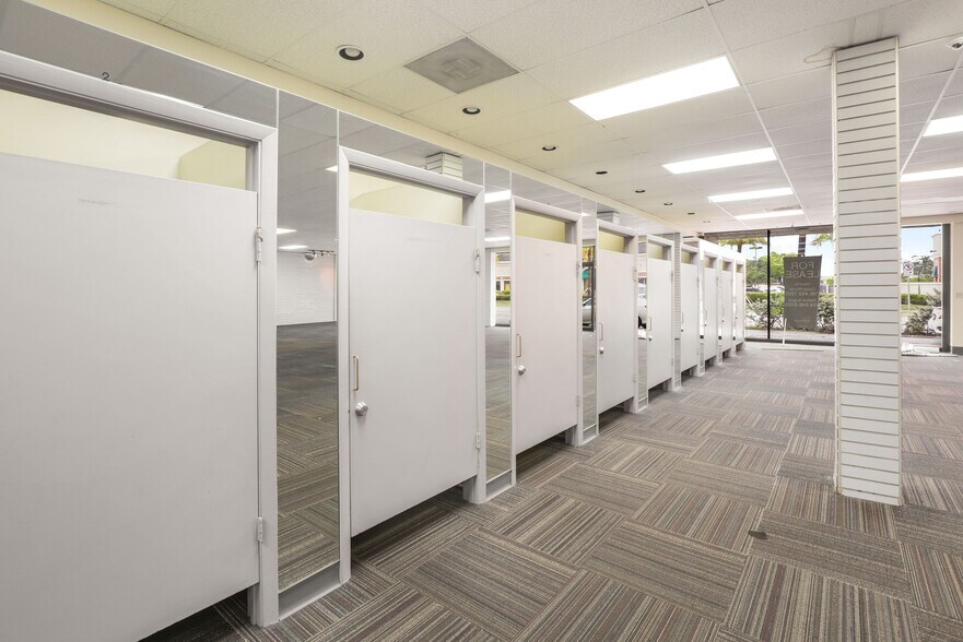 More Photos Of 1400-1410 NE 163rd St, North Miami Beach Freestanding For Lease