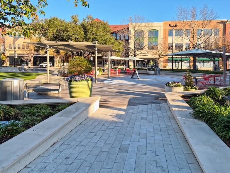 More Photos Of 9595 Six Pines Rd, The Woodlands Coworking Space