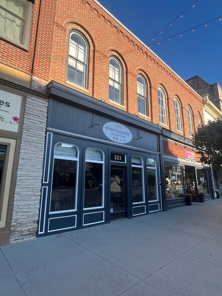 More Photos Of 223 Huron Ave, Port Huron Storefront Retail Residential For Sale