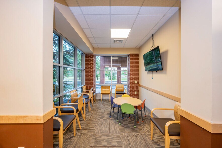 More Photos Of 301-303 Sterling Dr, Orchard Park Medical For Lease