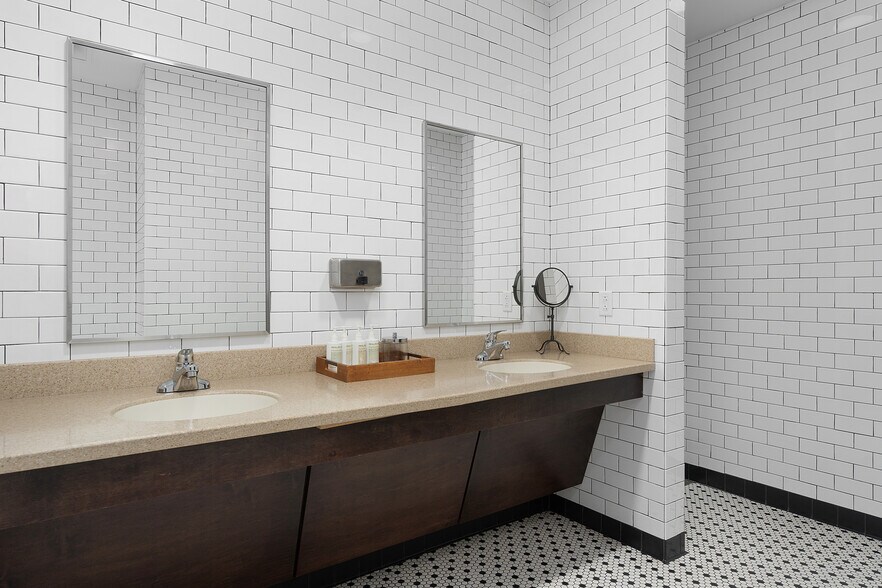 More Photos Of 2145 Chestnut St, Chattanooga Specialty For Lease