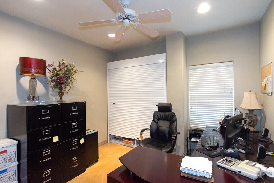 More Photos Of 2520 W Highway 290, Dripping Springs Light Manufacturing For Sale