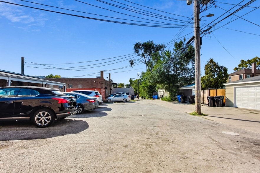 More Photos Of 2628-2634 W Touhy Ave, Chicago Storefront Retail Office For Sale