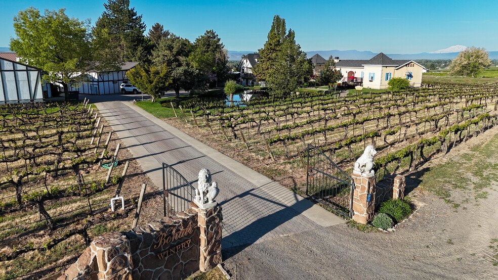 More Photos Of 500 S Bonair Rd, Zillah Winery Vineyard For Sale