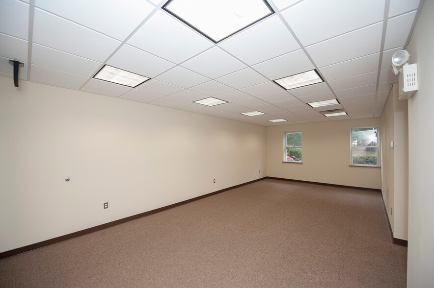 More Photos Of 80 W Welsh Pool Rd, Exton Medical For Lease