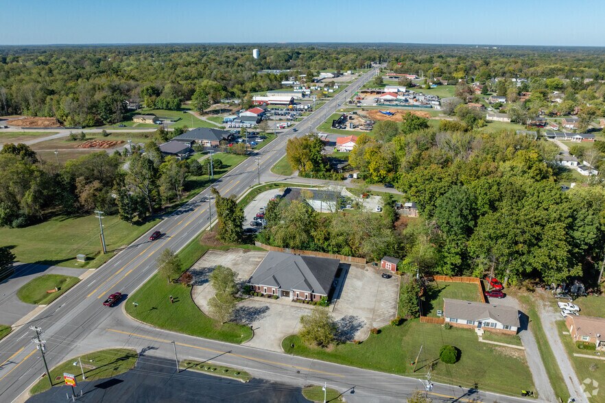 More Photos Of 375 Dover Rd, Clarksville Medical For Lease