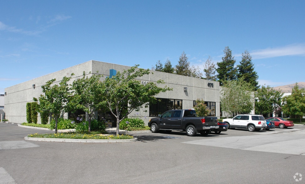 More Photos Of 4171 Business Center Dr, Fremont Manufacturing For Sale