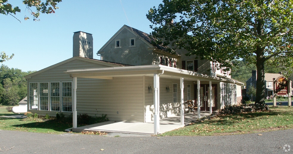 More Photos Of 898 Allentown Rd, Telford Restaurant For Sale