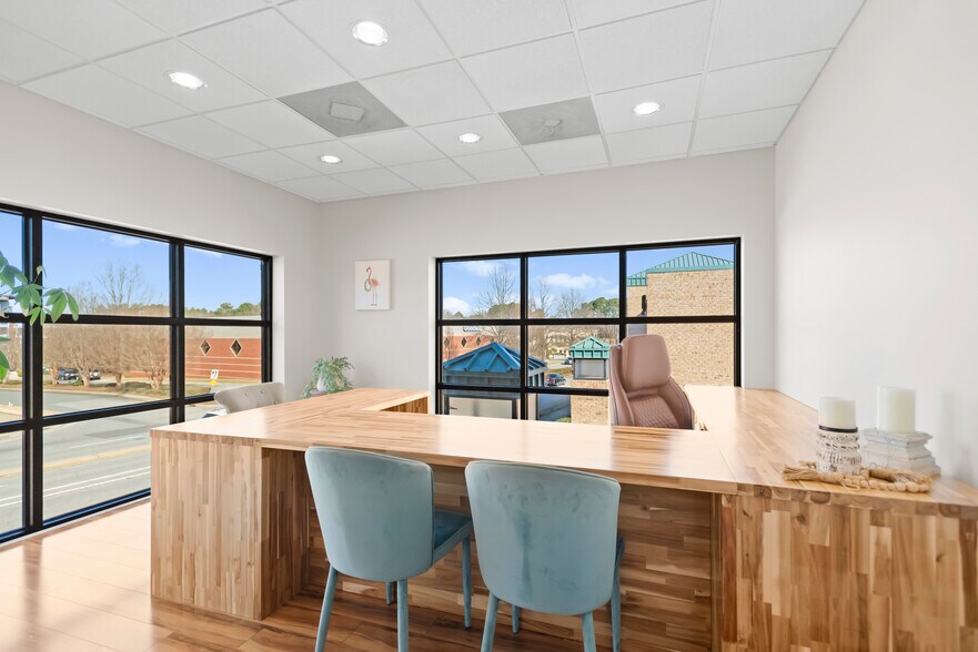 More Photos Of 19810 W Catawba Ave, Cornelius Office For Lease