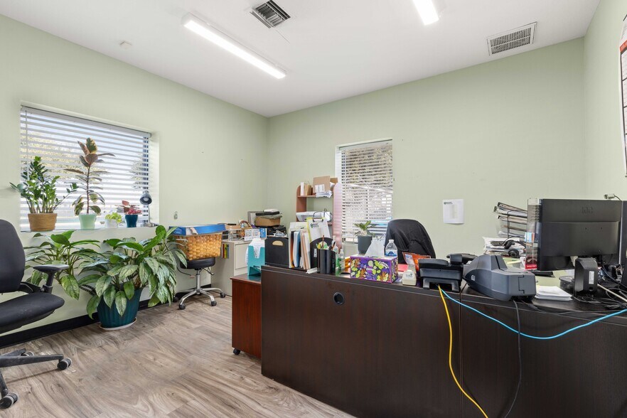 More Photos Of 5252 FM 517 Rd E, Dickinson Flex For Sale