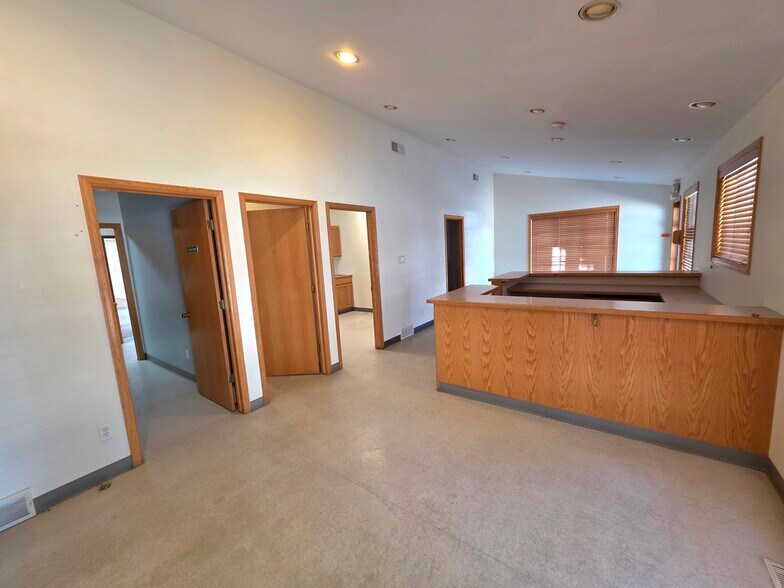 More Photos Of 20 3rd Ave, Longmont Medical For Lease