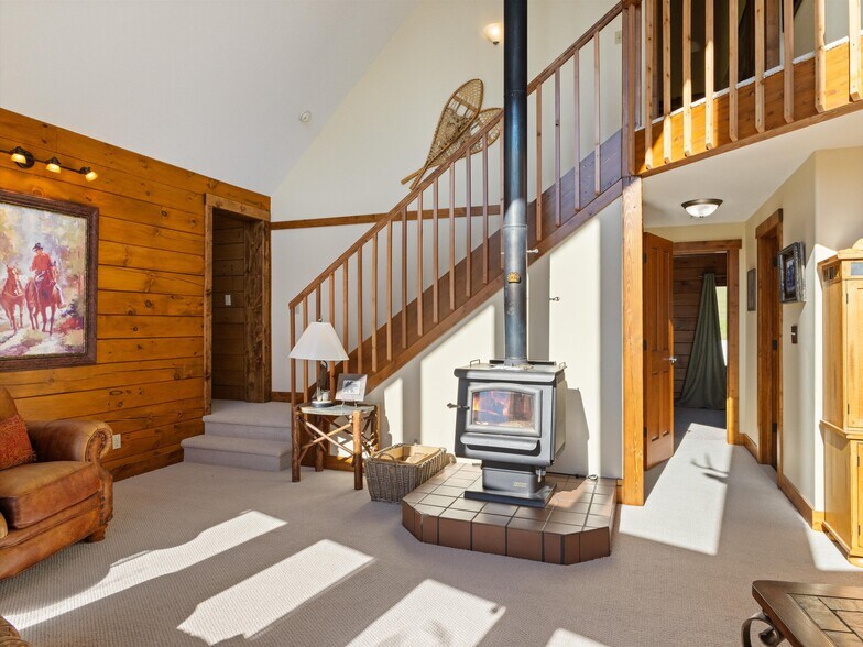 More Photos Of 29 Wineglass Loop S, Livingston Specialty For Sale