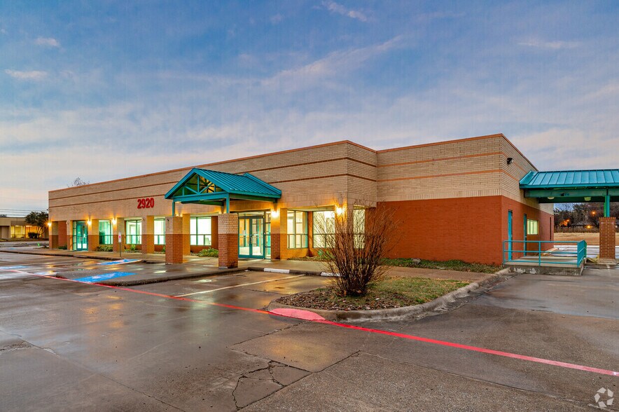 More Photos Of 2920 Motley Dr, Mesquite Medical For Lease