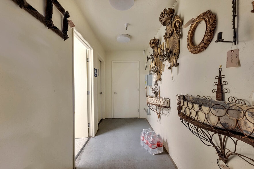 More Photos Of 5201 6th St, Carpinteria Manufacturing For Lease