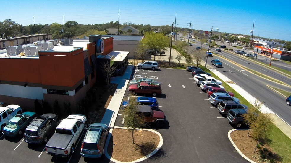 More Photos Of 402 Mary Esther Cut-off, Fort Walton Beach Freestanding For Lease