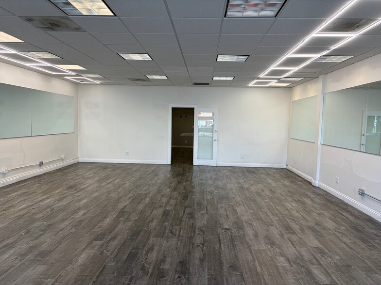 More Photos Of 4031 Sepulveda Blvd, Culver City Storefront For Lease