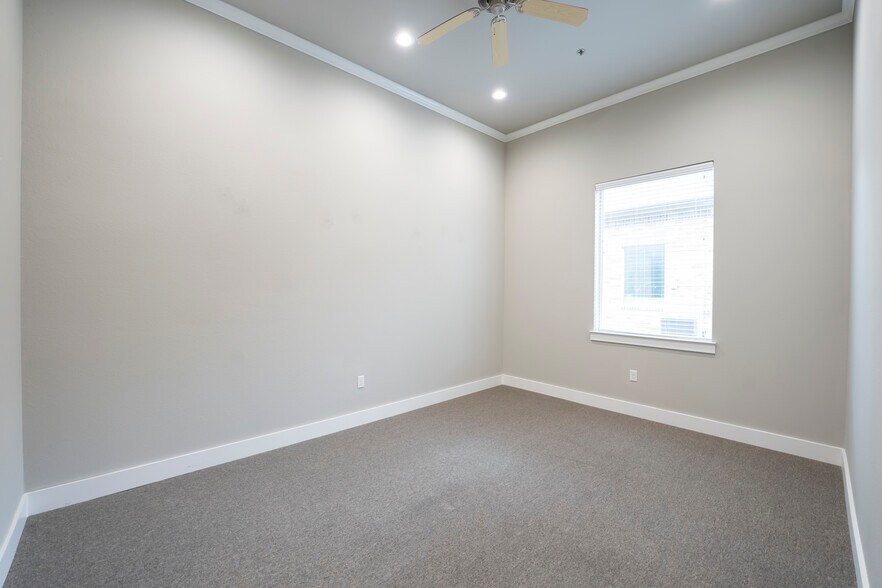 More Photos Of 1400 N Coit Rd, McKinney Unknown For Lease