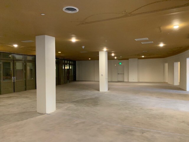 More Photos Of 125-129 N Raymond Ave, Pasadena Loft Creative Space For Lease