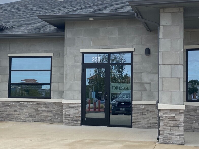 More Photos Of 1890 N Stonebridge Dr, McKinney Medical For Sale