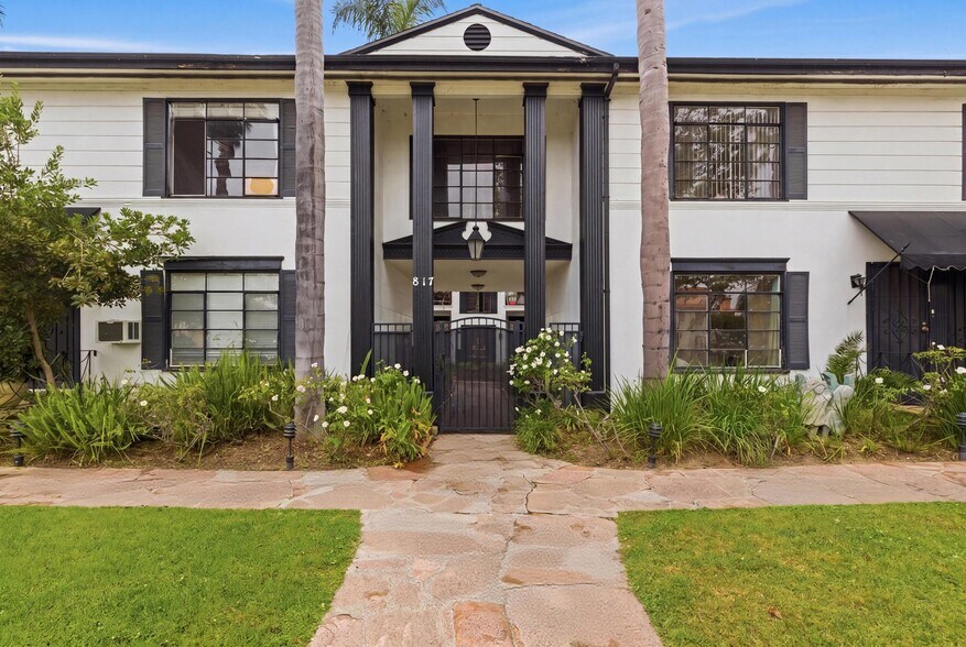 More Photos Of 817 S Windsor Blvd, Los Angeles Apartments For Sale