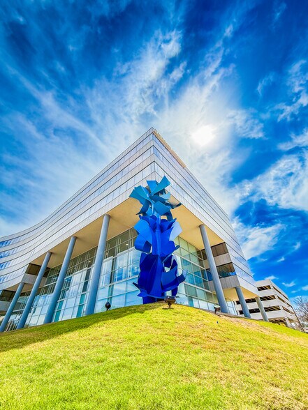 More Photos Of 40 NE Loop 410, San Antonio Office For Sale