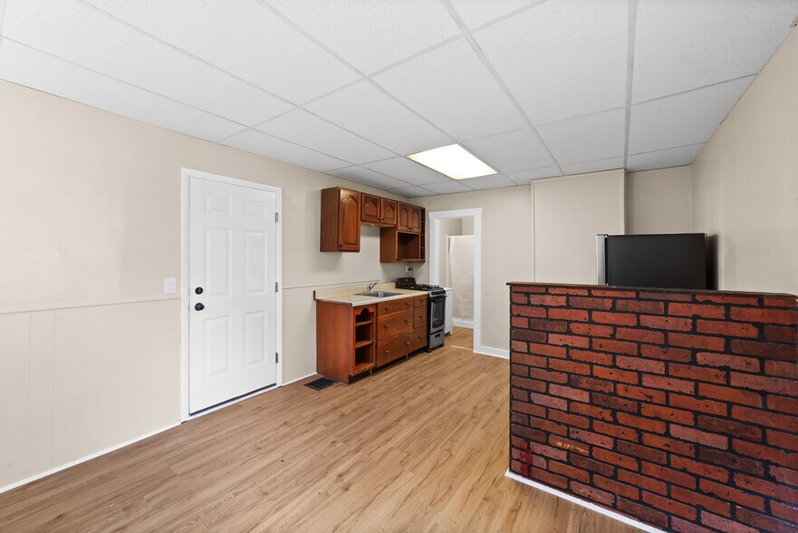 More Photos Of 579 Broadway Ave, Bedford Apartments For Sale
