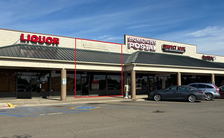 Primary Photo Of 138-174 W Ellendale Ave, Dallas Freestanding For Lease