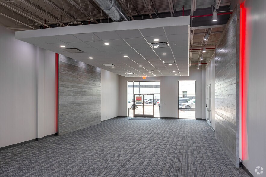 More Photos Of 400 E Royal Ln, Irving Unknown For Lease