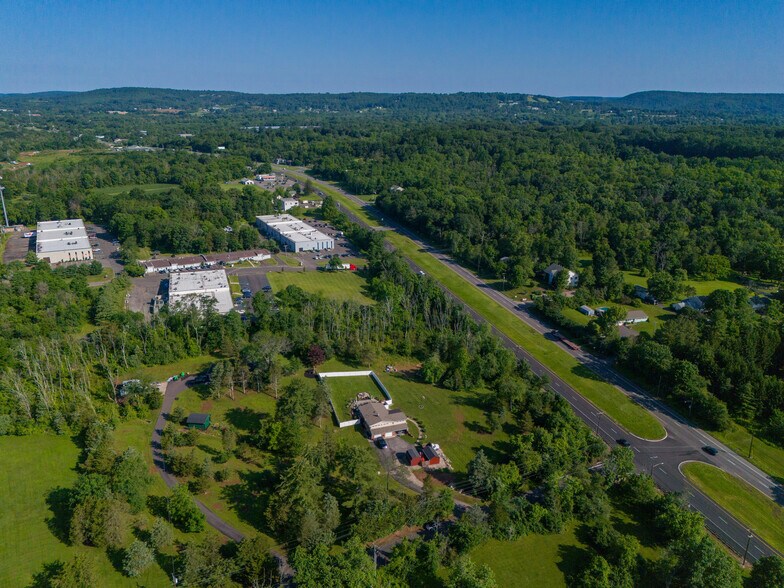 More Photos Of 417 Mountain Rd, Lebanon Specialty For Sale